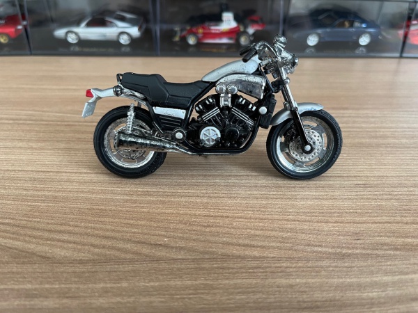 Miniatura Moto Kawasaki ZX9R. Escala 1/18, aprox. 11,5x