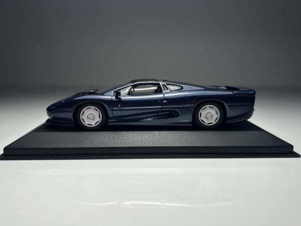 Spark Jaguar XJ220 ミニカー 1/43 Minichamps - Jaguar XJ220 - 1/43 - HTC - MODELISMO