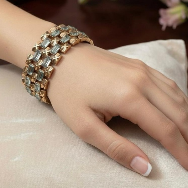 OURO 18K - Magnífica pulseira articulada, da década de 40 ou 50, confeccionada em ouro rosé e 32 bag