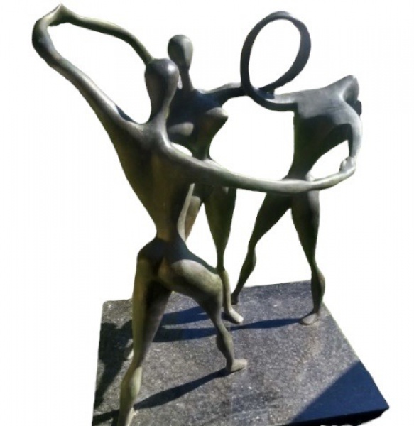 ALFREDO CESCHIATTI - Belíssima escultura "três graças", em bronze sobre uma base, altura 1,1