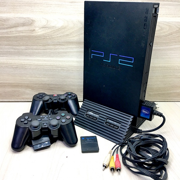 Console Playstation 2 FAT com 2 controles,memory card, base para 4 controles e cabo AV. Sem testes,