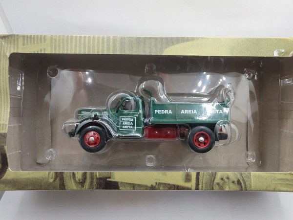 Miniatura Caminhão International Harvester , escala 1/43, Coleção Camainhões brasileiros de outros tempos, lacrado , item de colecionador