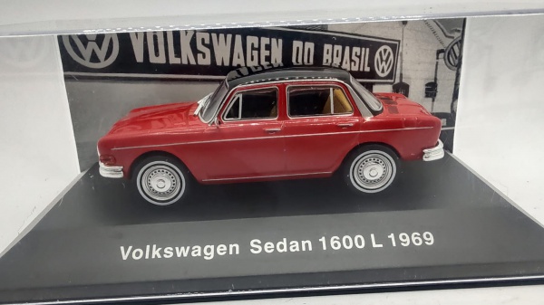 Miniatura Volkswagen Sedan 1600 L (1969) , escala 1/43, Volkswagen Collection, base e acrilico originais, item de colecionador