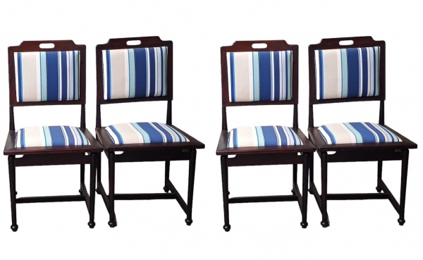 Designer Não Identificado - Quatro cadeiras em madeira com assento e encosto forrados. Década de 196