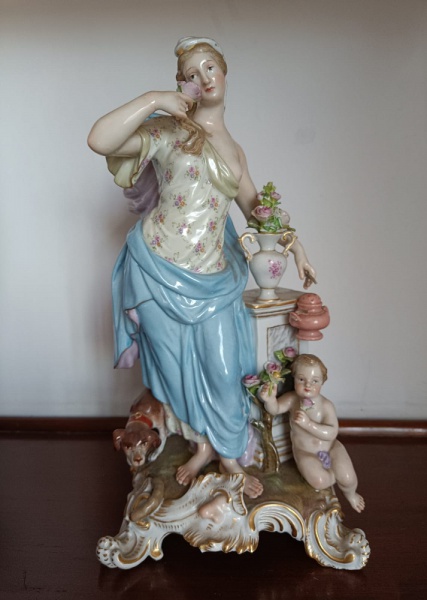 MEISSEN, excepcional porcelana do século  XIX da mais conceituada fabricante mundial com figuras mag