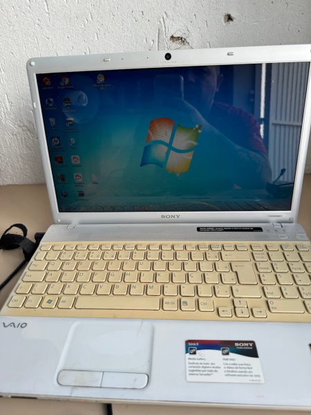 その他 SONY VAIO Windows7 Notebook Sony Vaio - Windows 7 - Com Fonte - Sem Garantias Futuras