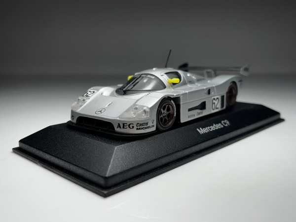 Mercedes Benz 300 SEL 6.8 AMG #35 - Minichamps Escala 1