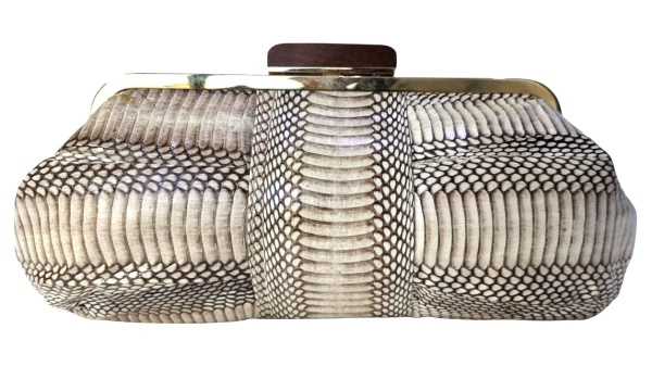 RENATA DI BIASE Bolsa confeccionada em couro de cobra no tom