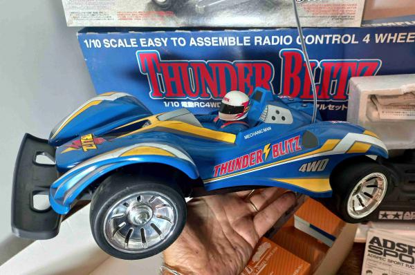 TAMIYA THUNDER BLITZ 1/10 RCカー Tamiya Thunder Blitz: The Return of the Blue Brick! Second Run and