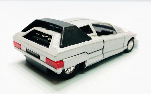 Miniatura Carrinho Alfa Romeo Navajo 1976 SS-905 Pull Back Action
