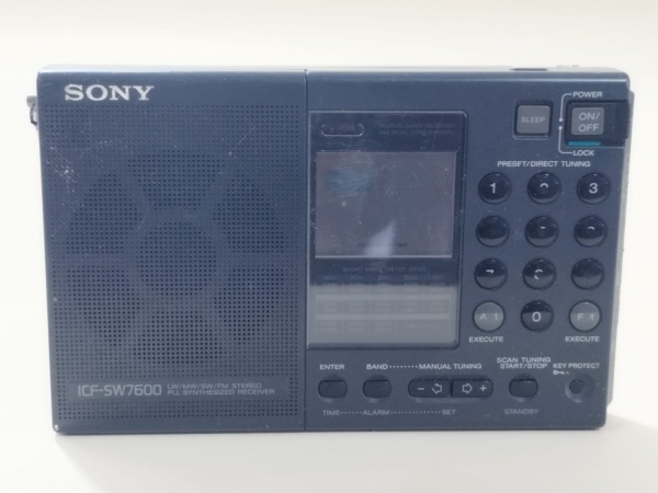 SONY ICF-SW7600 ステレオラジオ Sony - rádio portátil modelo ICF-SW7600. Não testado. A