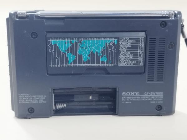 Sony - rádio portátil modelo ICF-SW7600. Não testado. A