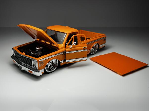 1972 Chevrolet Cheyenne Laranja - Jada Toys Escala 1/24