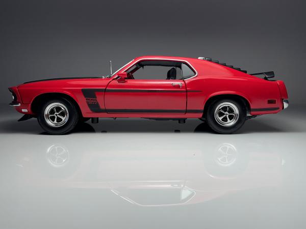 Ford Mustang Boss 302 1969 Vermelho - Welly Escala 1/18