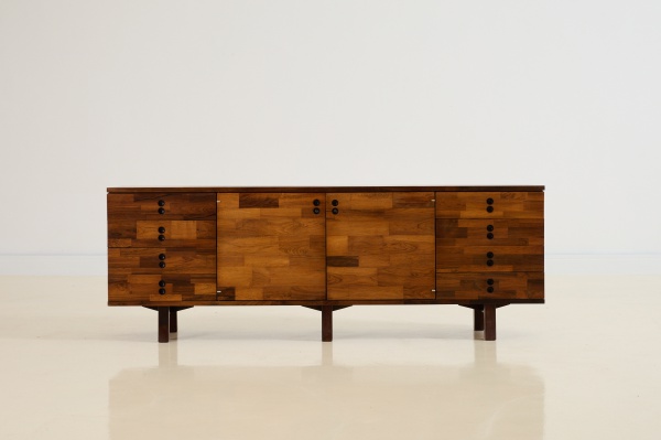 アトリエGG18 Jorge Zalszupin (L'Atelier) - Credenza em madeira compensada com