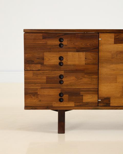 Jorge Zalszupin (L'Atelier) - Credenza em madeira compensada com Jorge Zalszupin (L'Atelier) - Credenza em madeira compensada com