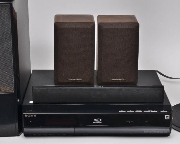 SONY BD/DVD HOME THEATRE SYSTEM BDV-E500W - Acompanham