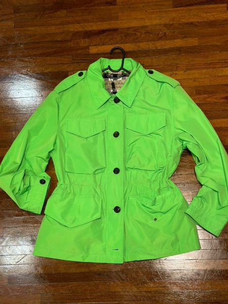 Joias . Autêntico Casaco Burberry England NOVO, sem uso, tamanho M (serve do 36 ao 44 ...