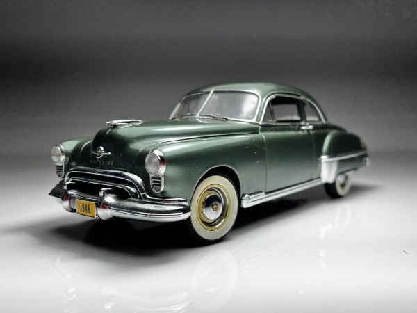1949 OldsMobile 88 Coupe Verde - Danbury Mint Escala 1/