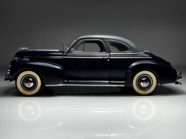 1941 Chevrolet Special Deluxe Coupe Azul Escuro / Cinza