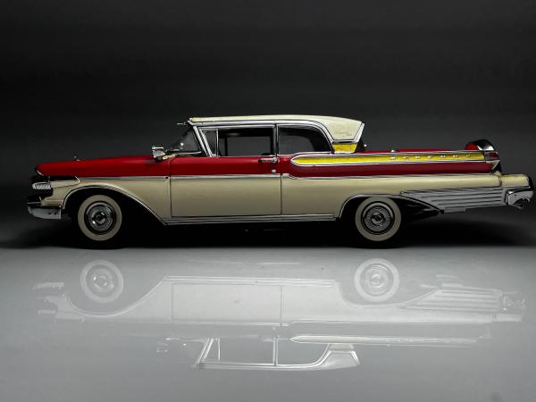 1957 Mercury Turnpike Cruiser Vermelha / Branca - Danbu