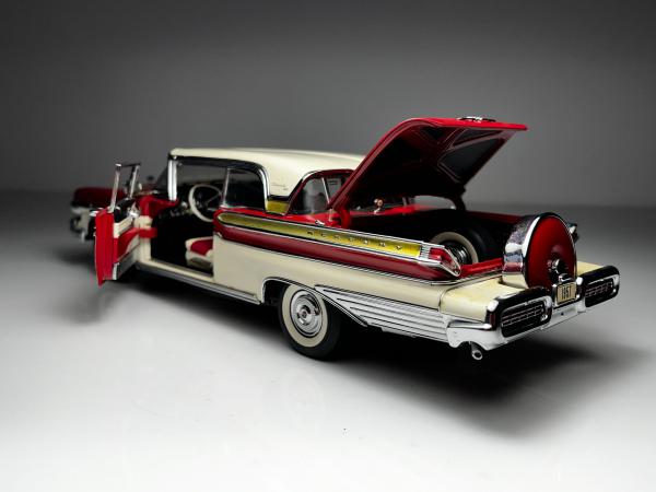 1957 Mercury Turnpike Cruiser Vermelha / Branca - Danbu