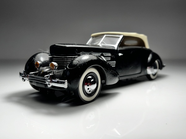 1937 Cord 812 Phaeton Coupe Preta - Franklin Mint Escal