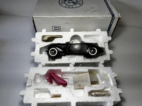 フランクリンミント　１９３７Cord 812 Phaeton Coupe 1937 Cord 812 Phaeton Coupe Convertible Yellow Franklin Mint 1:24