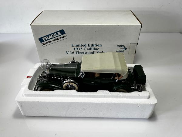 1932 Cadillac V-16 Verde - Danbury Mint Escala 1/24 *Po