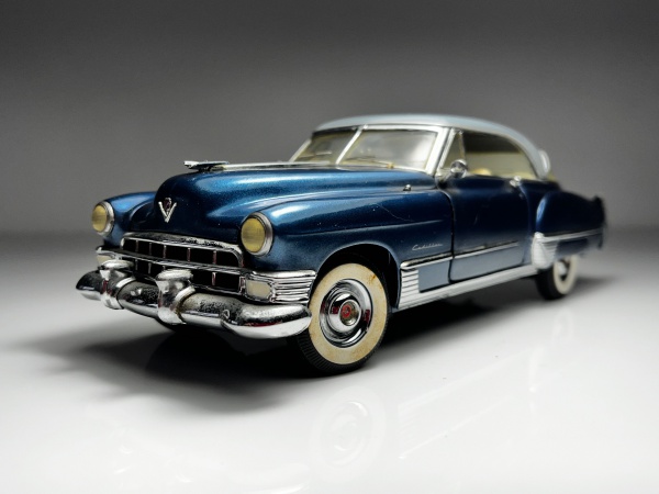 ミニカー Cadillac 1949 Coupe de Ville 1:18 ミニカー Cadillac 1949