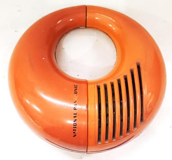 ナショナル　パナソニック　National EU6443JOBA ロディオ Antigo e curioso rádio de mão, da marca National Panaso
