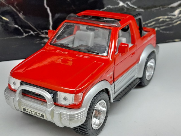 Miniatura Mitshubishi Pajero, Escala 1:24, Sunnyside