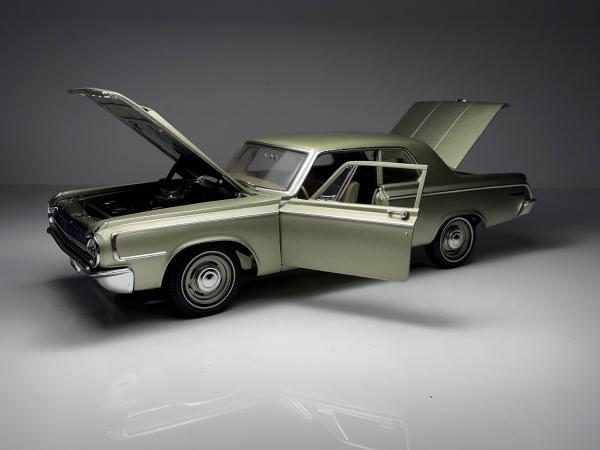 1964 Dodge 330 Verde - Highway 61 Escala 1/18 miniatur