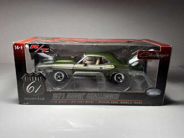 1971 Dodge Challenger Verde - Highway 61 Escala 1/18 *P