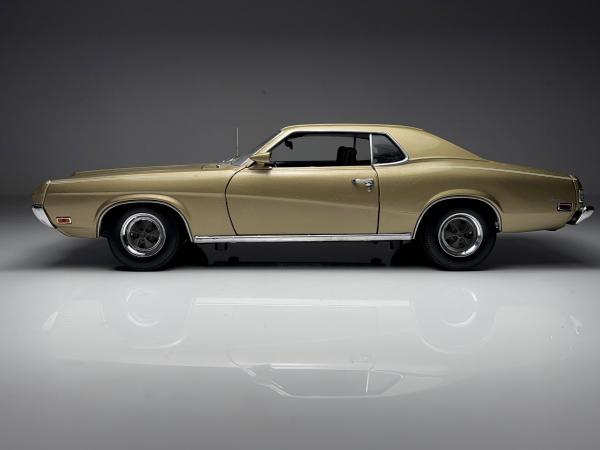 1970 Mercury Cougar XR7 Dourado - Welly Escala 1/18 mi