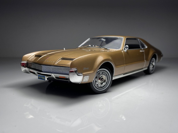 1970 Mercury Cougar XR7 Dourado - Welly Escala 1/18 mi