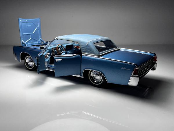 1961 Lincoln Continental Azul - Signature Series Escala