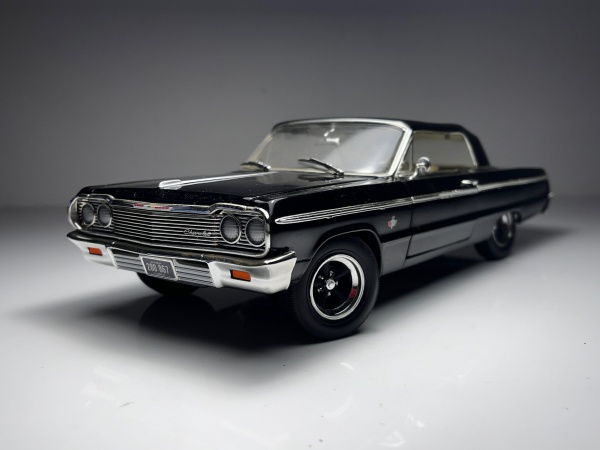 1967 Impala SS Azul Escuro - Authentics Escala 1/18 mi