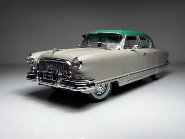 1952 Nash Ambassador Airflyte Cinza / Verde - Sun Star