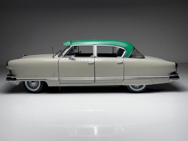 1952 Nash Ambassador Airflyte Cinza / Verde - Sun Star