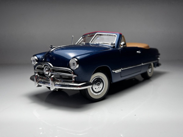 1952 Nash Ambassador Airflyte Cinza / Verde - Sun Star