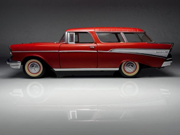1957 Chevrolet Nomad Laranja - Road Tough Escala 1/18