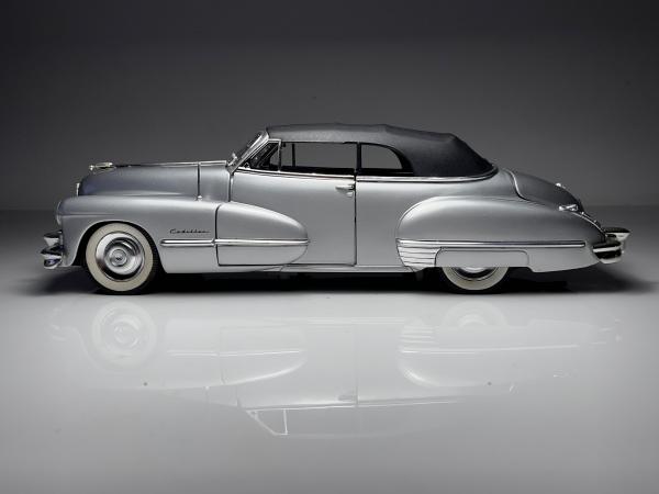 1947 Cadillac Series 62 Prata - Anson Escala 1/18 mini