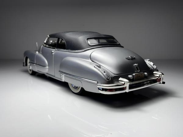 1947 Cadillac Series 62 Prata - Anson Escala 1/18 mini