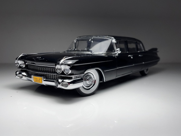 1947 Cadillac Series 62 Prata - Anson Escala 1/18 mini