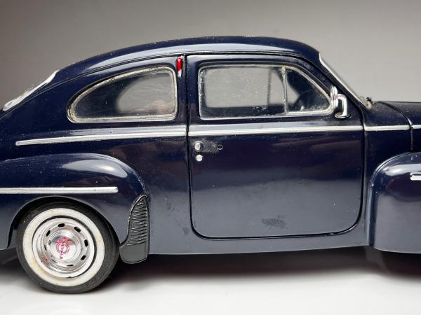 Volvo PV544 Azul escuro - Revell Escala 1/18 miniatura