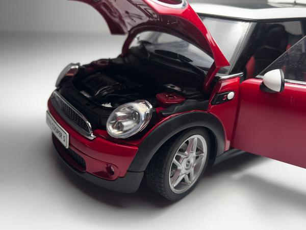 2006 Mini Cooper Vermelha - AutoArt Escala 1/18 miniat