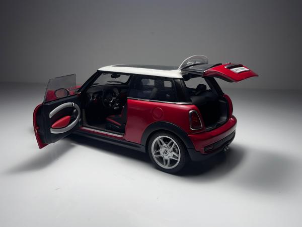 2006 Mini Cooper Vermelha - AutoArt Escala 1/18 miniat