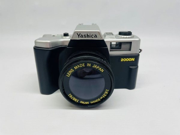 Antiga câmera fotográfica Yashica 2000N na Funcionando Ven
