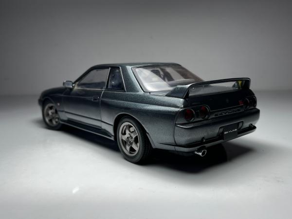 Nissan Skyline R32 GTR Cinza - AutoArt Escala 1/18 min